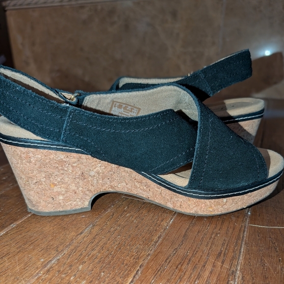 Clark's Giselle Cove Women's Black Suede Wedge Sandals - Picture 2 of 11